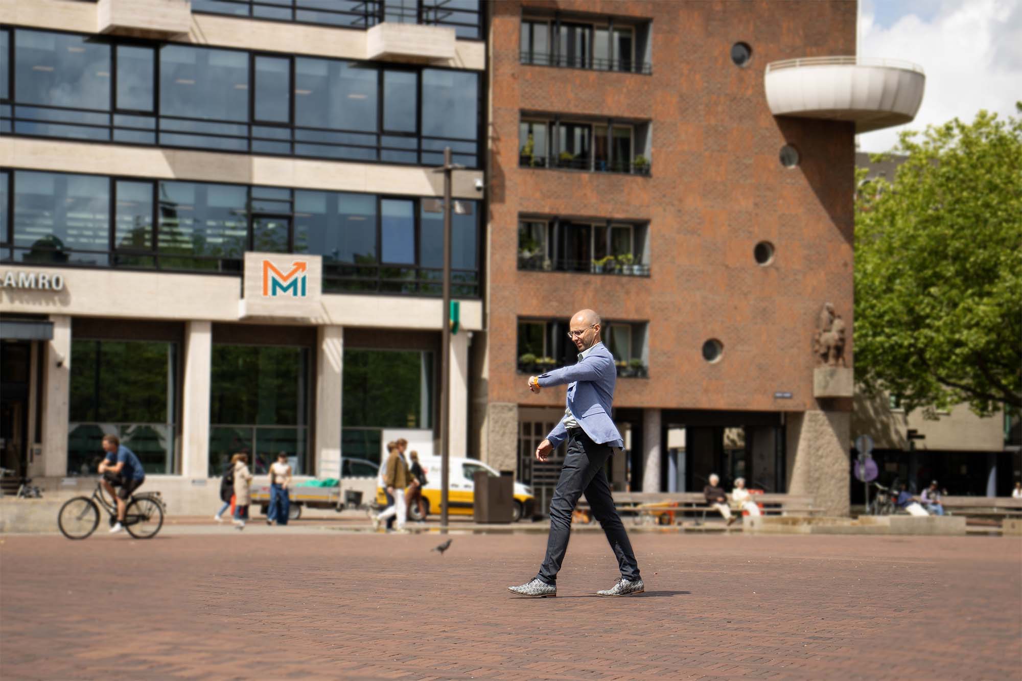 MARTIN MEIJER FINANCE EN CONTROL GRONINGEN, lopend op grote markt voor amrobank